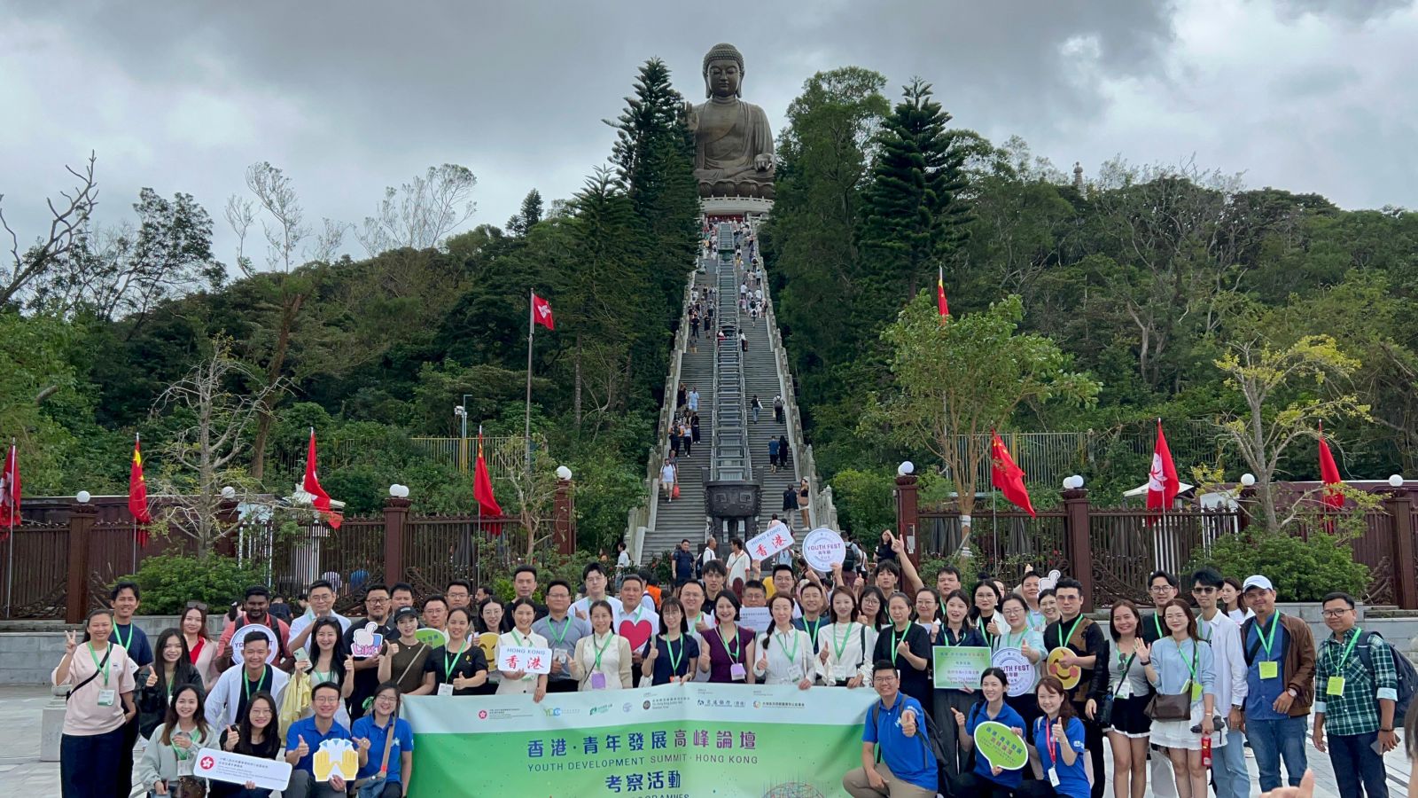 主题考察活动参观天坛大佛的相片 